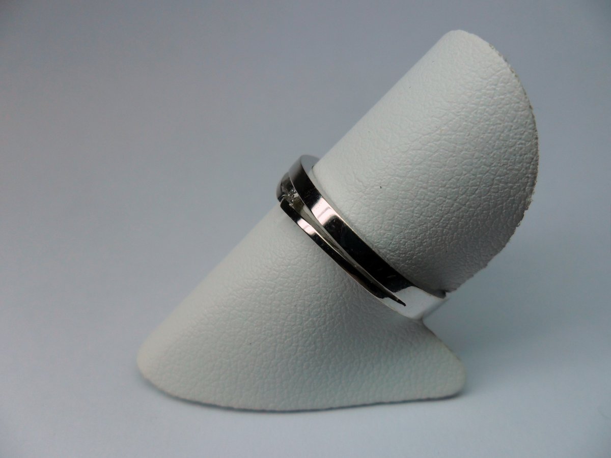 V-Spleet Ring Witgoud Zwaar 0.02 crt.